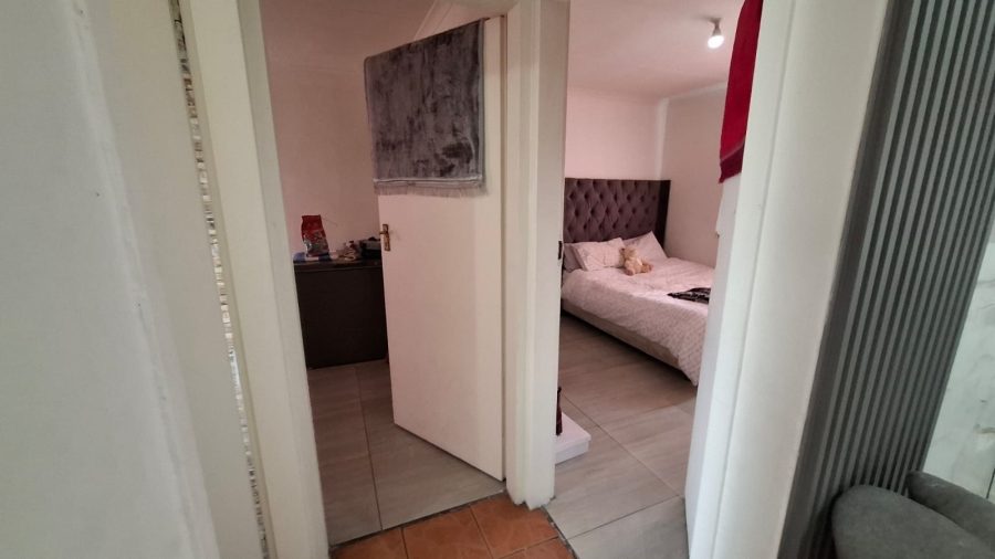 2 Bedroom Property for Sale in Lentegeur Western Cape